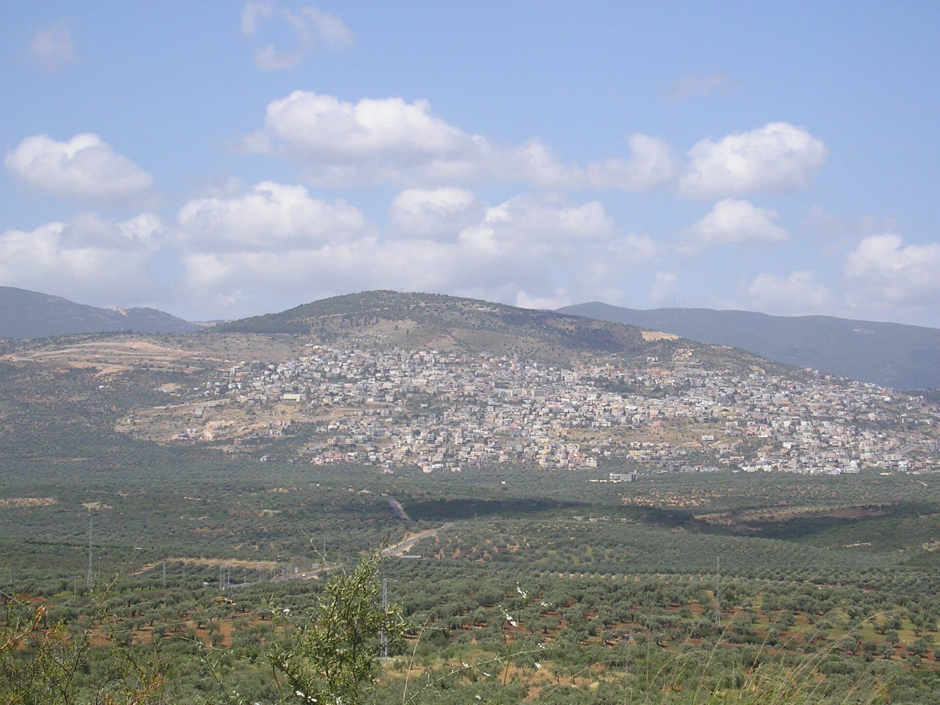 מע׳אר, מבט מדרום